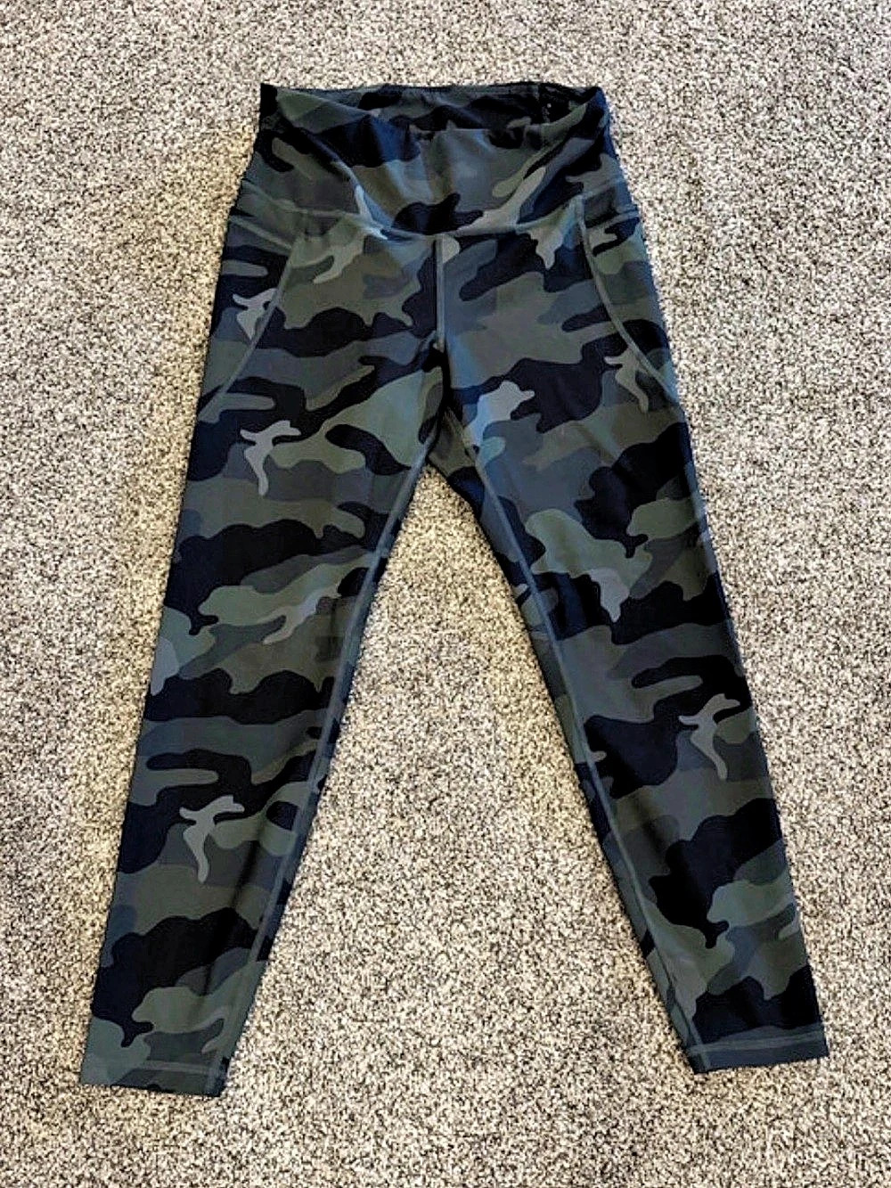 Old Navy Active Powersoft High-Waisted Side-Pocket Leggings Camo Leggings Green